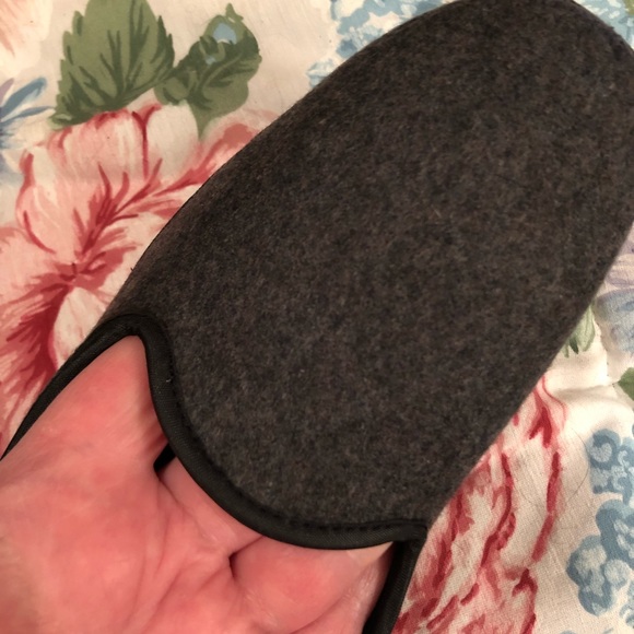 Ladies Slip On Shoes Size 10 Gray 💐🌺 - Picture 7 of 8